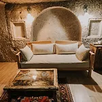 Hotel Cave