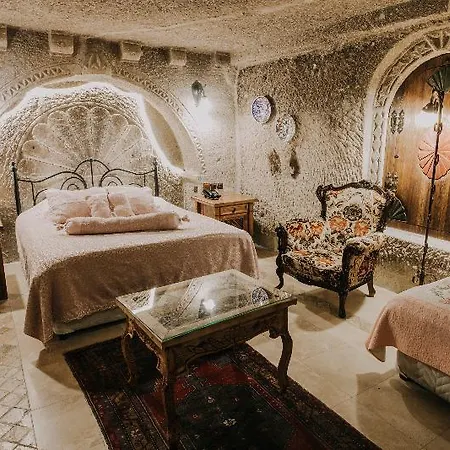Cave 4* Γκόρεμε