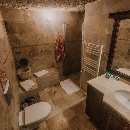 Cave 4* Γκόρεμε