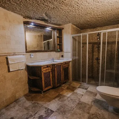 Cave 4* Γκόρεμε