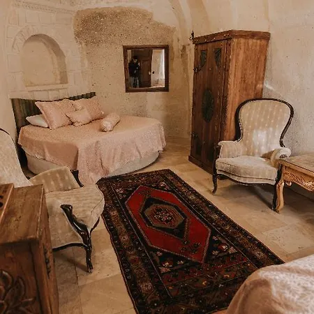 Hotell Cave 4*