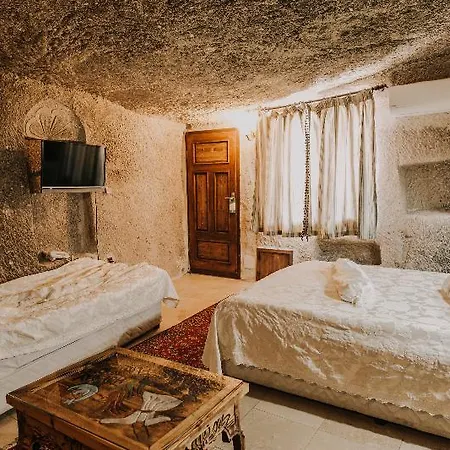 Cave 4*